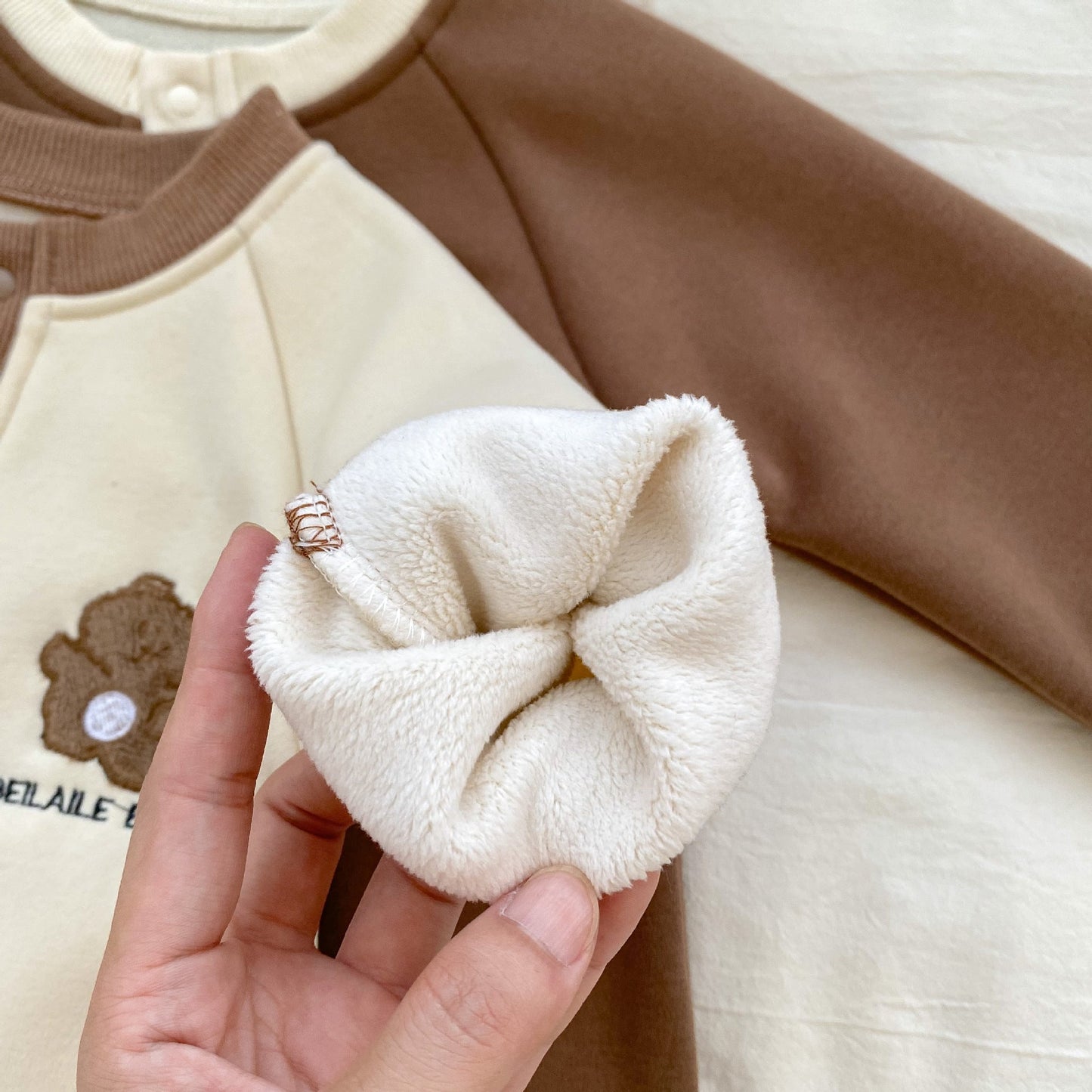 Autumn and Spring Arrival Baby Unisex Simple Teddy Pattern Long Sleeves Cozy Rompers